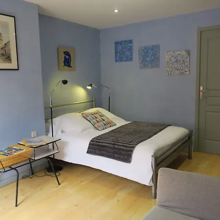 Du Petit Bois Gæstehus Charleville-Mézières